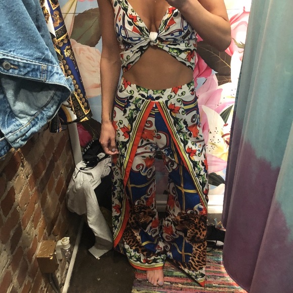 Two Piece Tropical Set - Picture 2 of 4